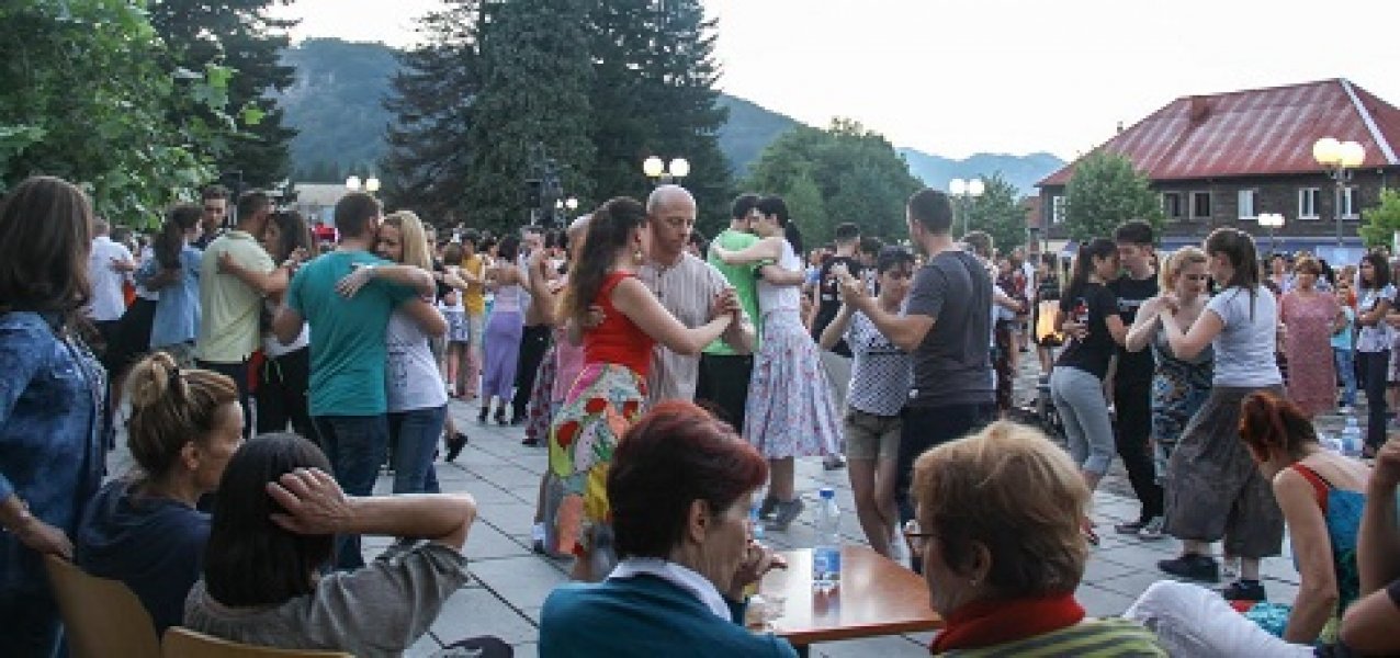 a433c4015c9849bf91912d56ea87ae0d