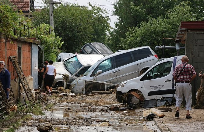 Veliko nevrijeme zahvatilo Makedoniju:  Najmanje 20 mrtvih, među stradalima nema Crnogoraca