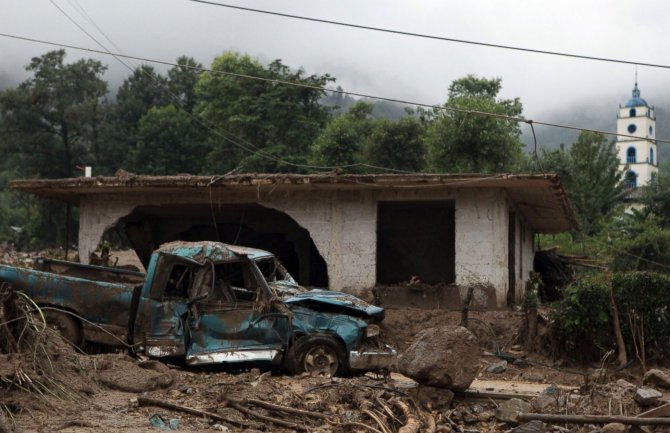 Meksiko: U odronima poginulo 39 ljudi