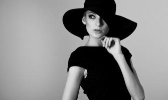 Jeftin trik za vraćanje crne boje garderobi