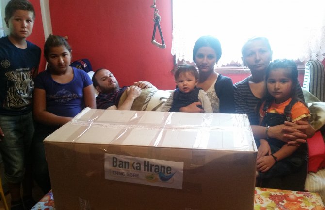 Pomozimo porodici Uković: Potrebne su im najosnovnije stvari, krevet, ormar, garderoba
