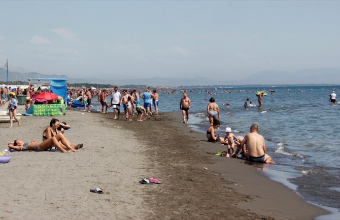 Biser crnogorskog primorja: Velika plaža u Ulcinju  omiljena među turistima