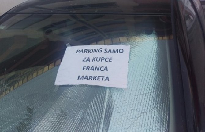 Podgoričaninu u Igalu demoliran auto i ostavljena poruka