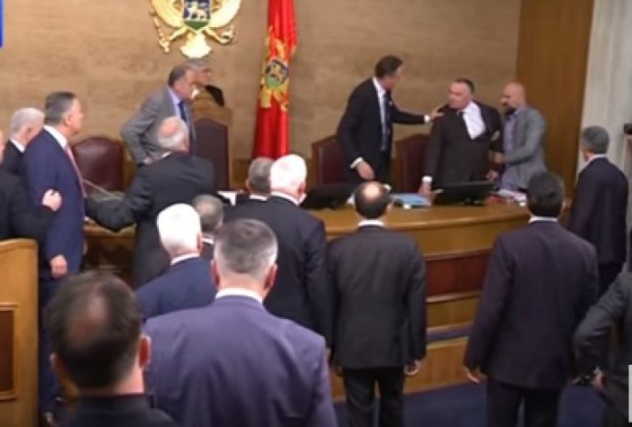 incidentuskupstinicg1463160628905515