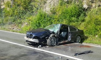 Sudar automobila i kamiona kod Dobrakova, povrijeđeno dvoje bh državljana