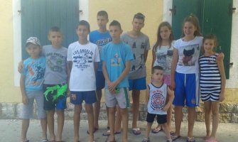 Besplatno ljetovanje za djecu iz Lovćenca, Mićunović obezbijedio boravak u Aqua parku