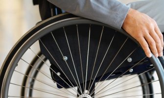 Pomagala namijenjena poboljšanju oštećenih funkcija a čekaju ih 6 godina