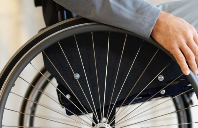 Pomagala namijenjena poboljšanju oštećenih funkcija a čekaju ih 6 godina