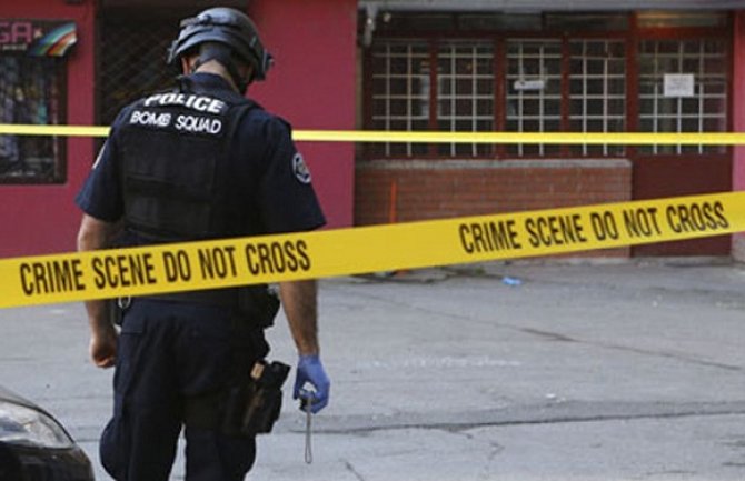 Tri osobe ubijene u napadu samostrijelom