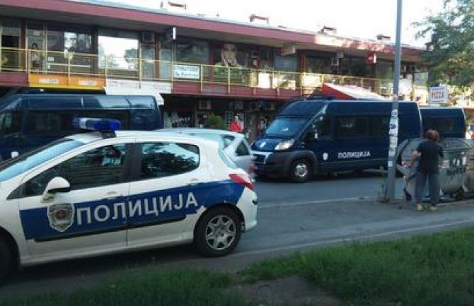 Završena opsada na Novom Beogradu: Uhapšena jenda osoba