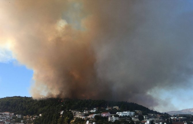 Ulcinj:Pritvorena jedna osoba zbog izazivanje požara, stiže pomoć iz Srbije i Italije