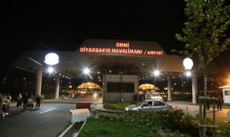 Turska: Raketni napad na aerodromu u Dijarbakiru, opsežna potraga za napadačima