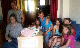 Porodici Cerović potrebna pomoć: Najgore mi je kad djeca gledaju druge kako jedu...