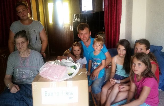Porodici Cerović potrebna pomoć: Najgore mi je kad djeca gledaju druge kako jedu...
