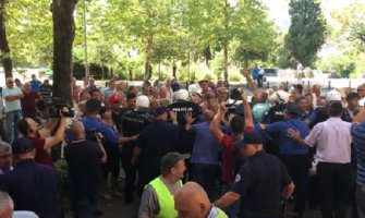 Radnici KAP-a: Nepotrebna primjena spreja