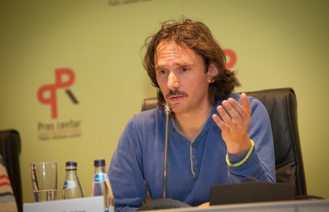 Čarmak: Vrjeme je da crnogorski građani ljetujuju u Grčkoj ili Turskoj, Tunisu ili Egiptu