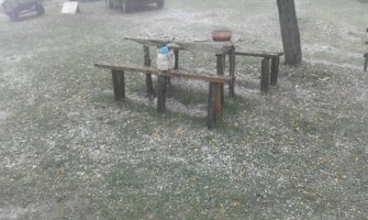 Bijelo Polje: Grad veličine lješnika nanio štetu dijelu opštine