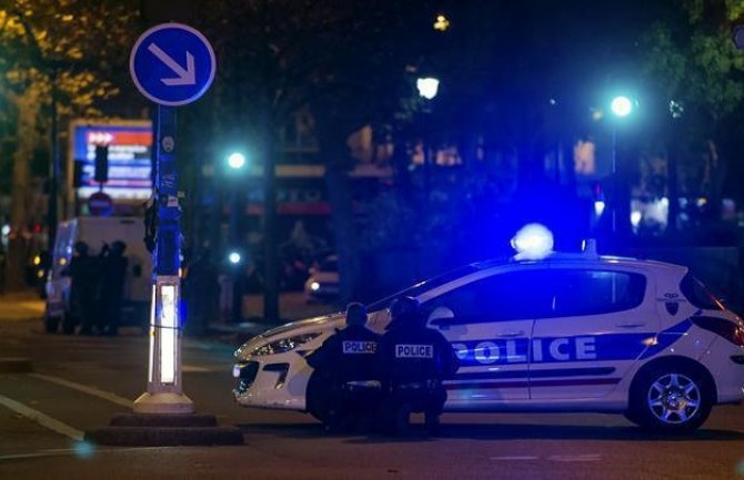 Pariz: Ubijen nakon što je ranio policajku