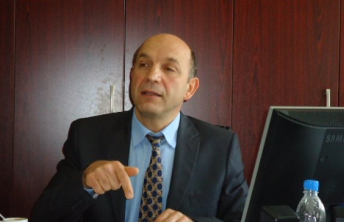 Baždar: Košmar 730 đaka i njihovih roditelja u Herceg Novom zbog ministra Boškovića