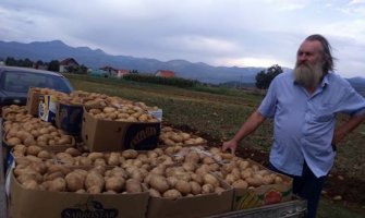 Ogorčeni poljoprivrednici iz Nikšića: Zbog jeftinog uvoza im propada krompir