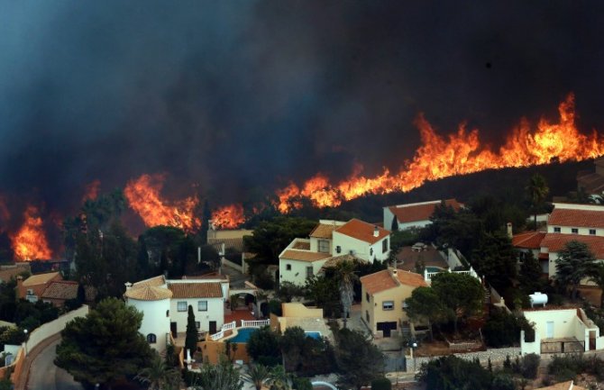 Masovna evakuacija u Španiji zbog podmetnutog požara