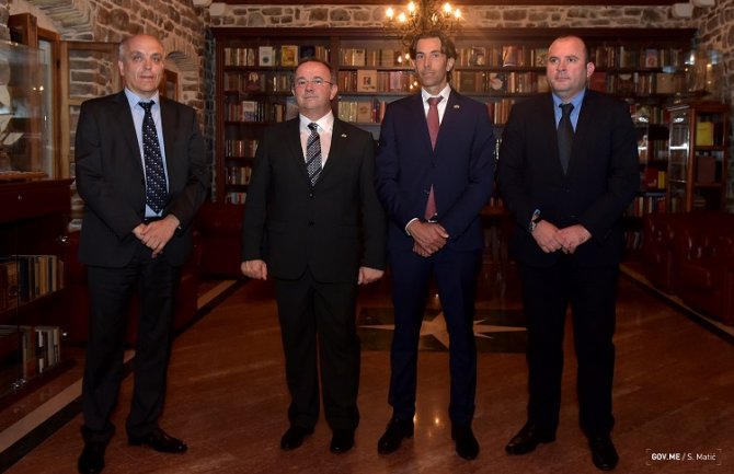 Crna Gore se može ugledati na kulturnu i turističku praksu San Marina