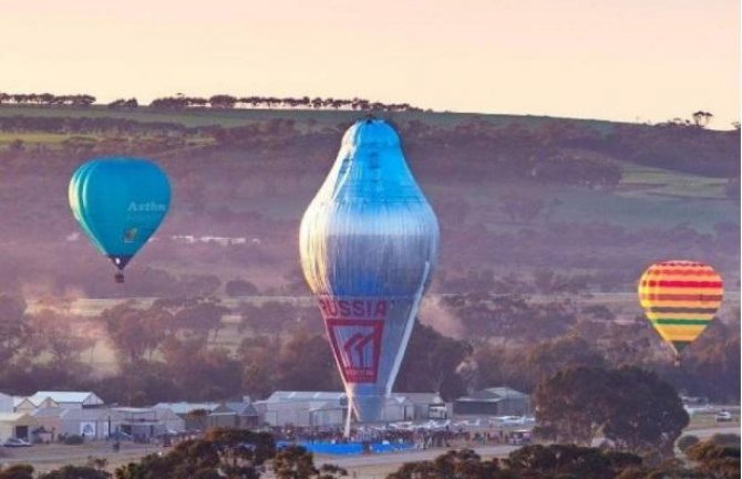 Rus (65) za 11 DANA obišao svijet balonom! 