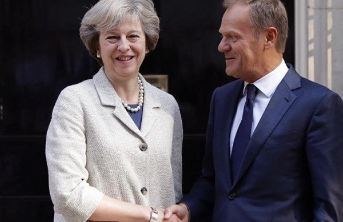 Tusk: Britanija što prije da započne proceduru razvoda