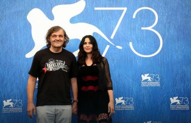 Pred večerašnju svjetsku premijeru: Kusturica i Monika se držali za ruke (FOTO)