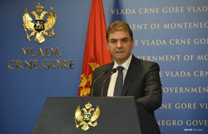 Pojedini partijski obilježavali goveda umjesto da pomognu poljoprivrednicima