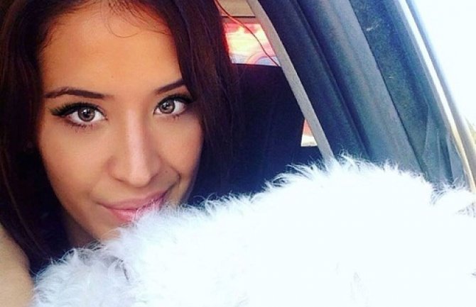 Proslavljena DPS starleta: Biti u Milovoj partiji  je stvar kulture, opšteg obrazovanja i vaspitanja