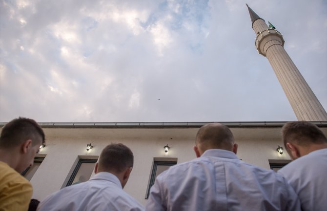 Fejzić: U ovim danima nema mjesta izolovanju i međusobnoj odvojenosti