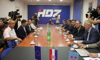 Počeli pregovori HDZ-a i Mosta