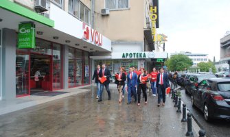 Demokrate predale izbornu listu i pustile bijele golubove