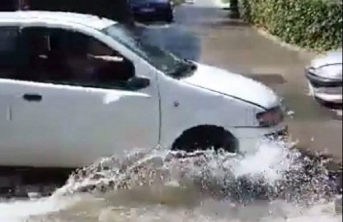 Poplava u Momišićima, stanovnici u problemu (Video)