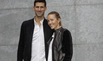 Evo kako su Jelena i Novak zasjenili sve na Armanijevoj reviji (FOTO)