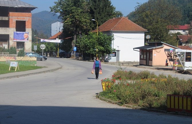 Srebrenica: Ko želi rat, neka mu bude u kući!