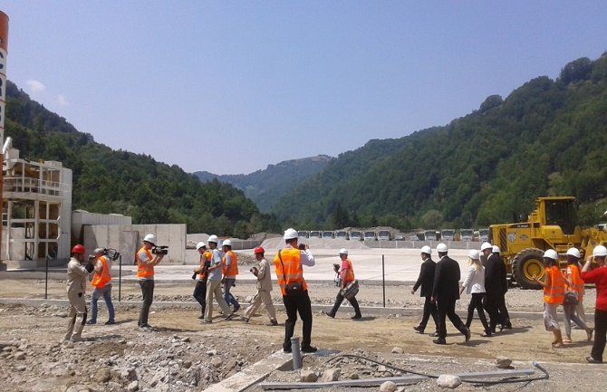 Uvoz veći 127,8 miliona 