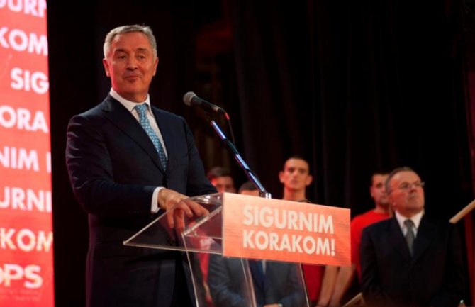 Vukadinović: Đukanović je morao da se kandiduje