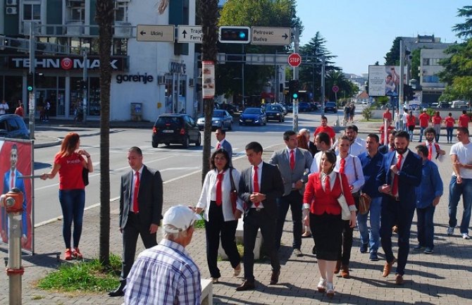 Demokrate: Baranima smeta što je vlast tek pred izbore počela da krpi puteve