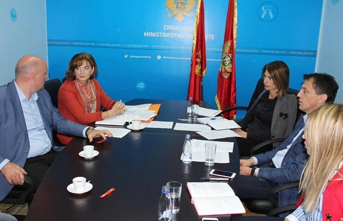 Pronaći trajno rješenje za asistenta u nastavi