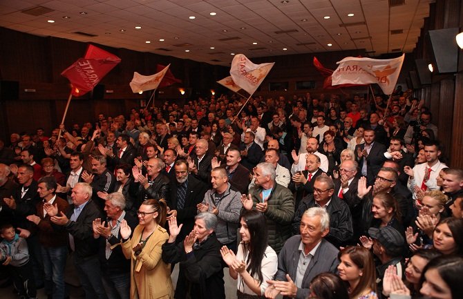 Izbori pobuna mladih protiv korumpiranih