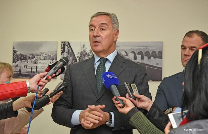 Đukanović: DPS ne plaća dolazak na glasanje