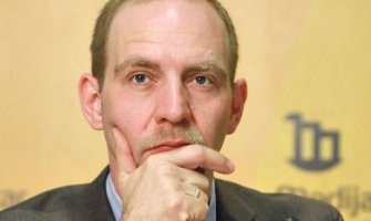 Opozicija pomaže Đukanoviću da ostane na vlasti