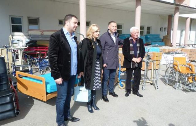 Donacija od srca: Slavko Mrdović donirao vrijednu opremu Domu starih u Bijelom Polju