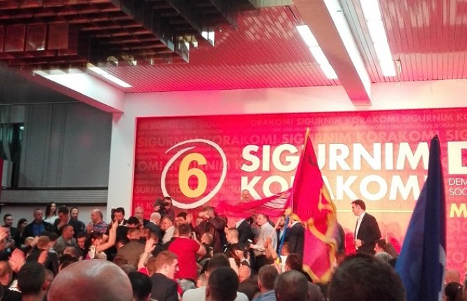 Đukanović: Odbranili smo Crnu Goru!