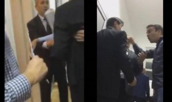 Svađa u DIK-u: Šaranović nasrnuo na Radulovića, Medojević spriječio sukob (Video)