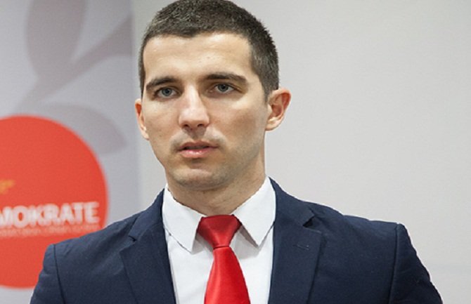 Bečić SDTu:  Pokažite da Crna Gora ima bar malo vladavine prava