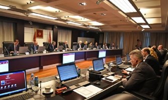 Vlada pozvala nadležne da što prije dovedu do kraja slučaj Dikić, odbijen zahtjev za razrješenje Stojanovića