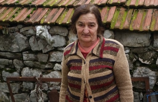 Život od 60 eura u urušenoj kući: Pomozimo Radmili da starost provede u humanijim uslovima